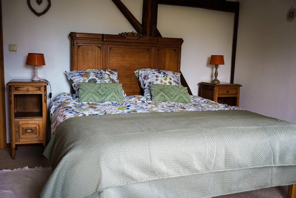 Gite La Dame Au Lit Gite A La Ferme Momignies Экстерьер фото